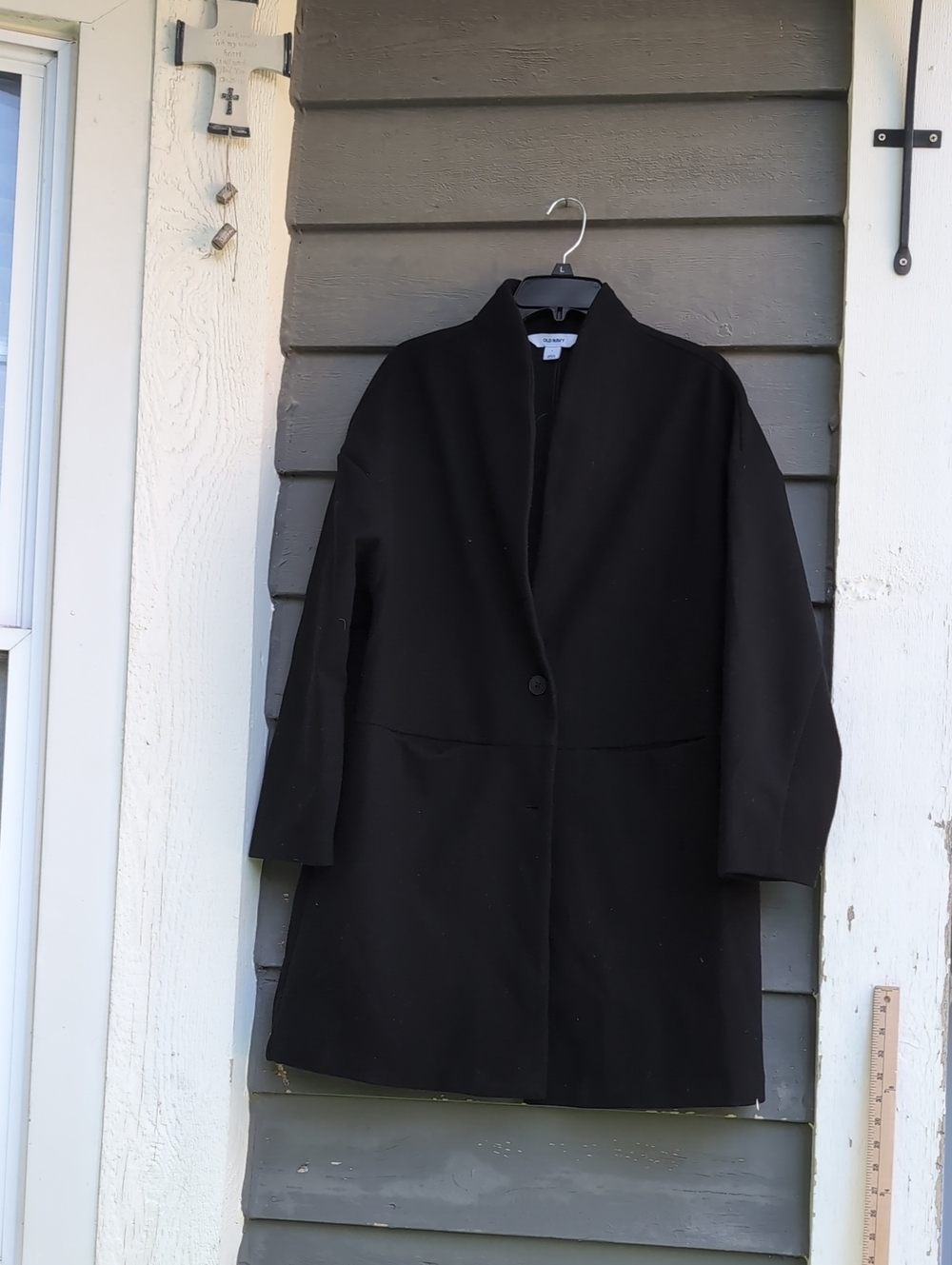 Minimalist Black Women's Coat - Classic Single-Button Design Size Large